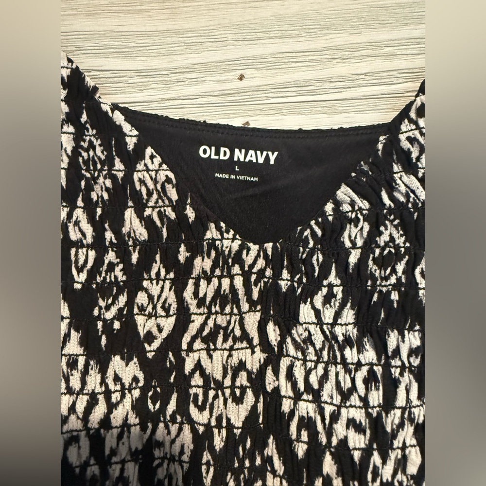 Old Navy Black and White Women's Camisole~L - Picture 2 of 7